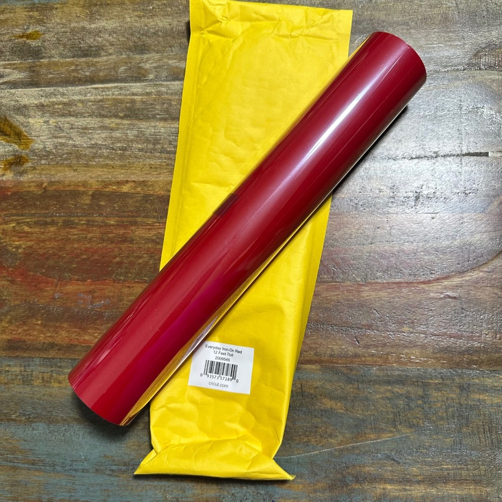 Cricut‎ Everyday Iron-On Red 12 Feet Roll Heat Transfer Vinyl HTV 2009545